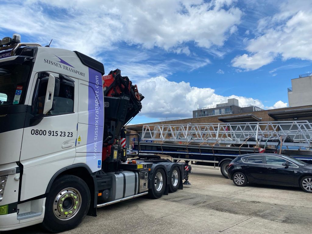 Pontoon transport Chichester - London