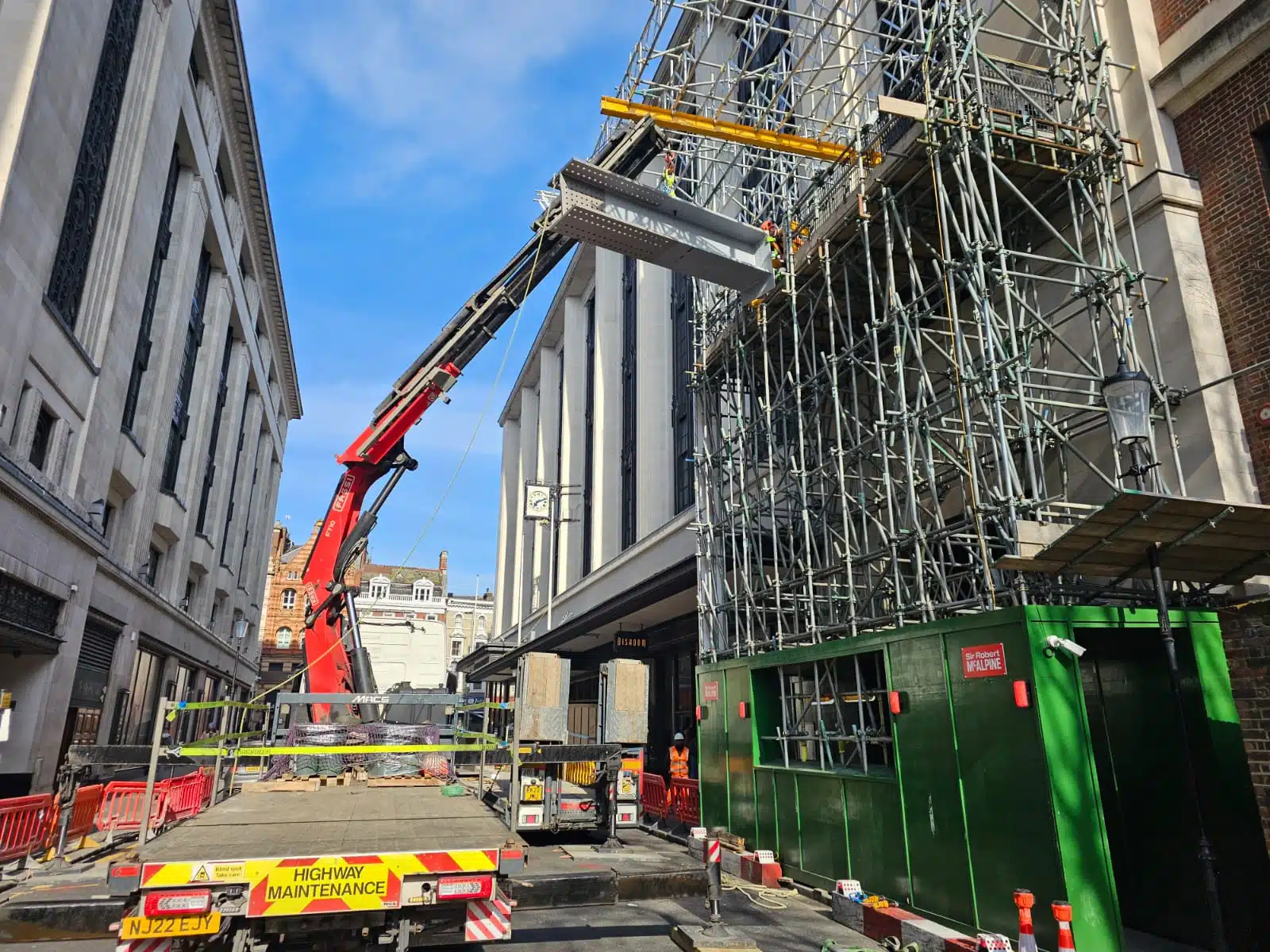 Kensington Crane Lifting Steel Beams
